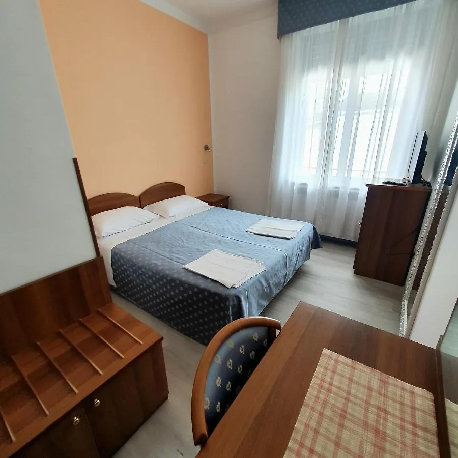Hotel Perla Massa Lombarda 3*,