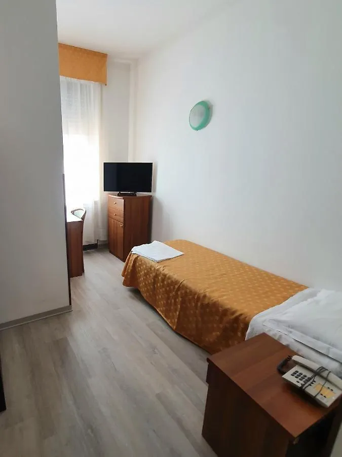 ***  Hotel Perla Massa Lombarda イタリア
