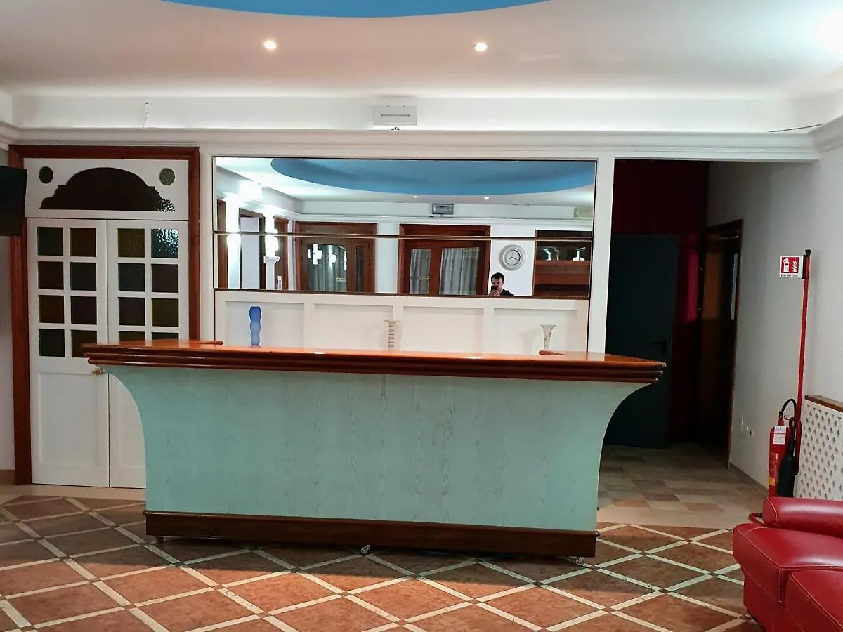 Hotel Perla Massa Lombarda 3*,  イタリア