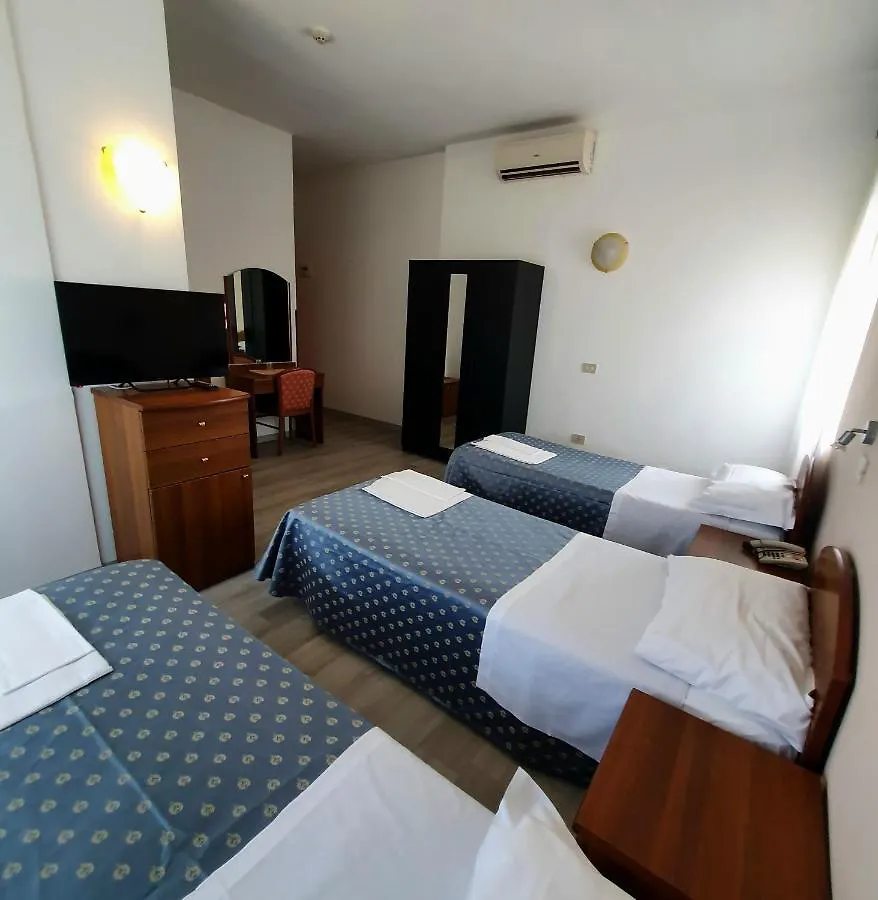***  Hotel Perla Massa Lombarda イタリア